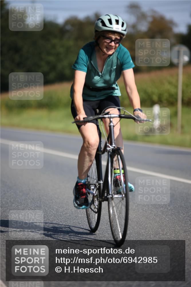 01.09.2024 - 17. Tribühne Triathlon H.Heesch http://msf.ph/oto/6942985 01.09.2024 11:29:04 Radfahren 379, 421, 444, 555, 559 meine-sportfotos.de