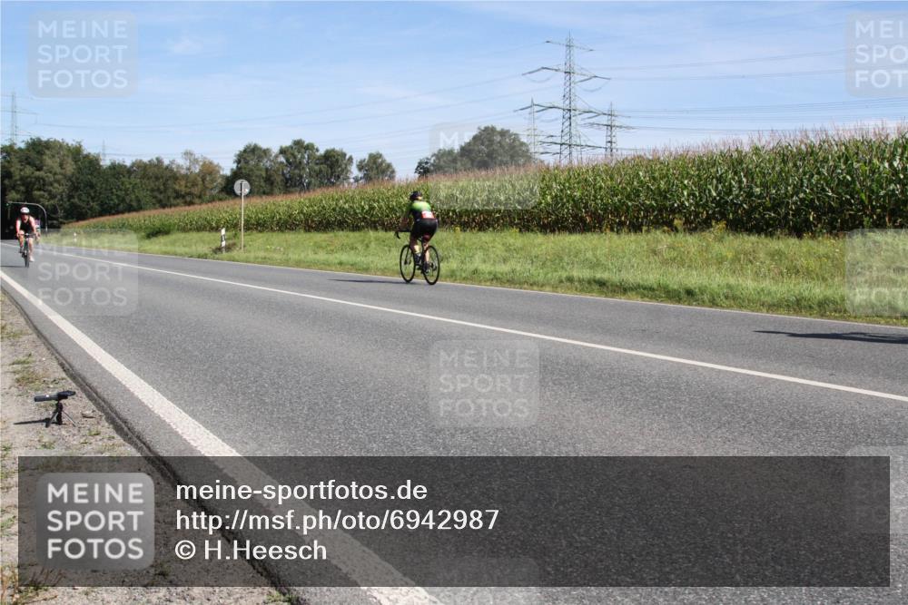 01.09.2024 - 17. Tribühne Triathlon H.Heesch http://msf.ph/oto/6942987 01.09.2024 11:23:59 Radfahren 349, 406, 412, 421, 434 meine-sportfotos.de