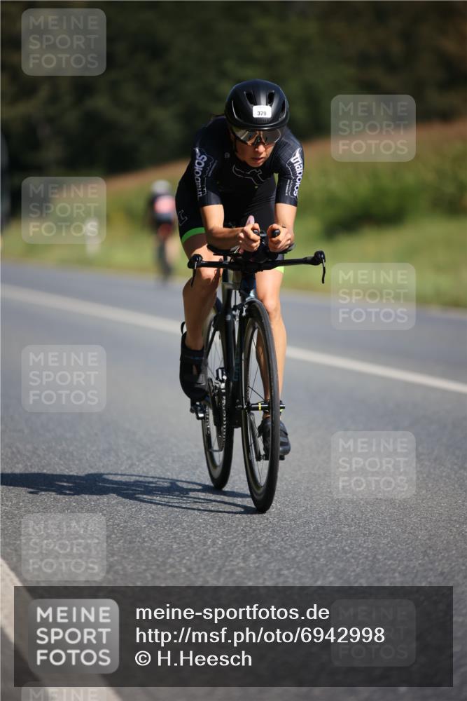 01.09.2024 - 17. Tribühne Triathlon H.Heesch http://msf.ph/oto/6942998 01.09.2024 11:29:13 Radfahren 379, 438, 500, 559 meine-sportfotos.de