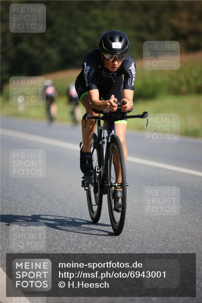 01.09.2024 - 17. Tribühne Triathlon H.Heesch http://msf.ph/oto/6943001 01.09.2024 11:29:13 Radfahren 379, 438, 500, 559 meine-sportfotos.de