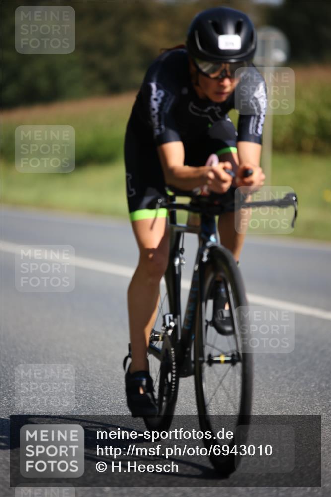 01.09.2024 - 17. Tribühne Triathlon H.Heesch http://msf.ph/oto/6943010 01.09.2024 11:29:13 Radfahren 379, 438, 500, 559 meine-sportfotos.de