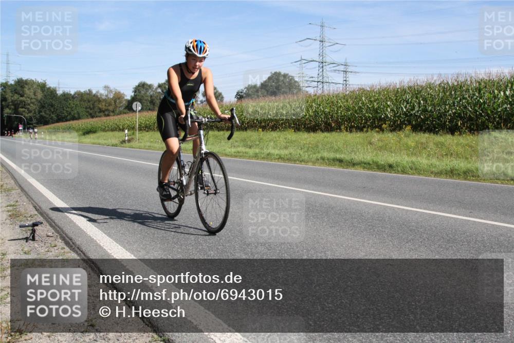 01.09.2024 - 17. Tribühne Triathlon H.Heesch http://msf.ph/oto/6943015 01.09.2024 11:24:18 Radfahren 327, 332, 338, 339, 342, 358, 441 meine-sportfotos.de