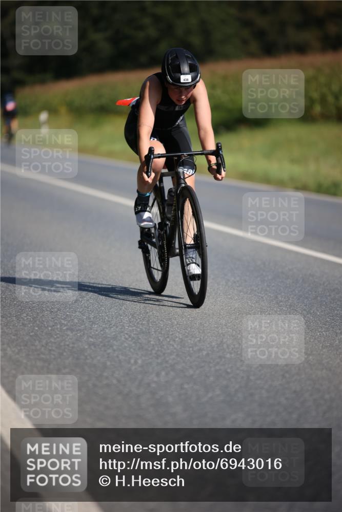 01.09.2024 - 17. Tribühne Triathlon H.Heesch http://msf.ph/oto/6943016 01.09.2024 11:29:23 Radfahren 320, 380, 438, 477 meine-sportfotos.de