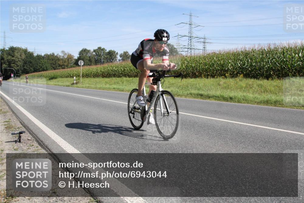01.09.2024 - 17. Tribühne Triathlon H.Heesch http://msf.ph/oto/6943044 01.09.2024 11:24:52 Radfahren 391, 416, 437, 545 meine-sportfotos.de