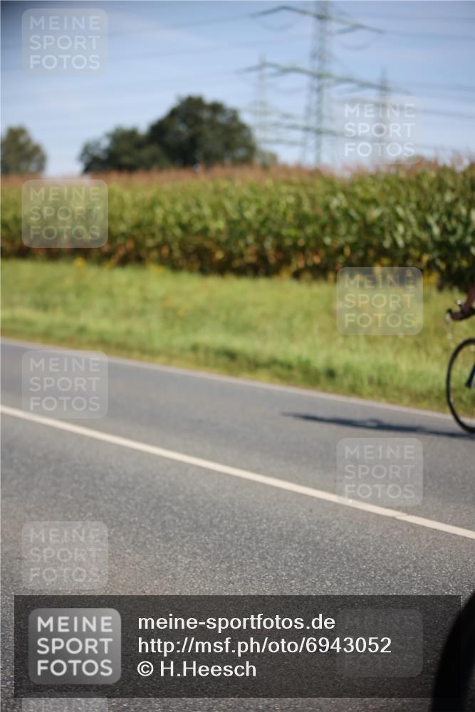 01.09.2024 - 17. Tribühne Triathlon H.Heesch http://msf.ph/oto/6943052 01.09.2024 11:29:26 Radfahren 320, 380, 477, 490 meine-sportfotos.de