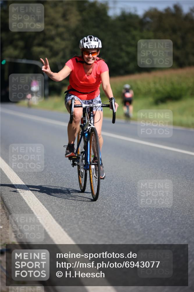 01.09.2024 - 17. Tribühne Triathlon H.Heesch http://msf.ph/oto/6943077 01.09.2024 11:30:04 Radfahren 357, 398, 425, 441, 461, 532 meine-sportfotos.de