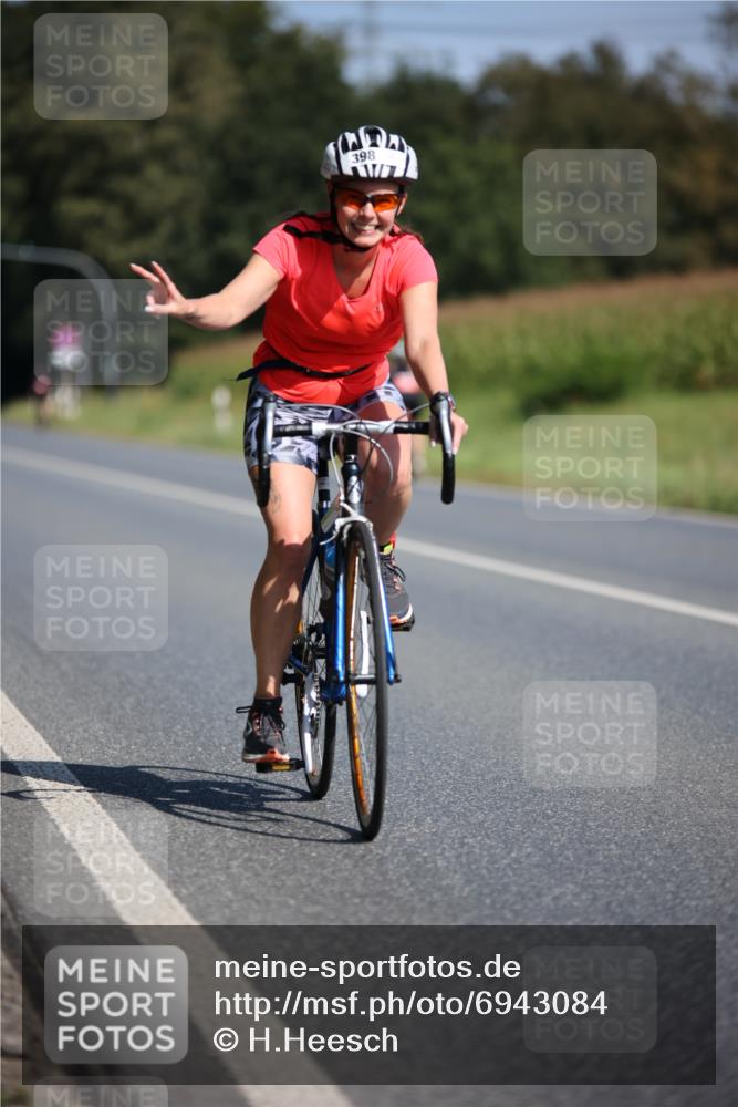 01.09.2024 - 17. Tribühne Triathlon H.Heesch http://msf.ph/oto/6943084 01.09.2024 11:30:04 Radfahren 357, 398, 425, 441, 461, 532 meine-sportfotos.de