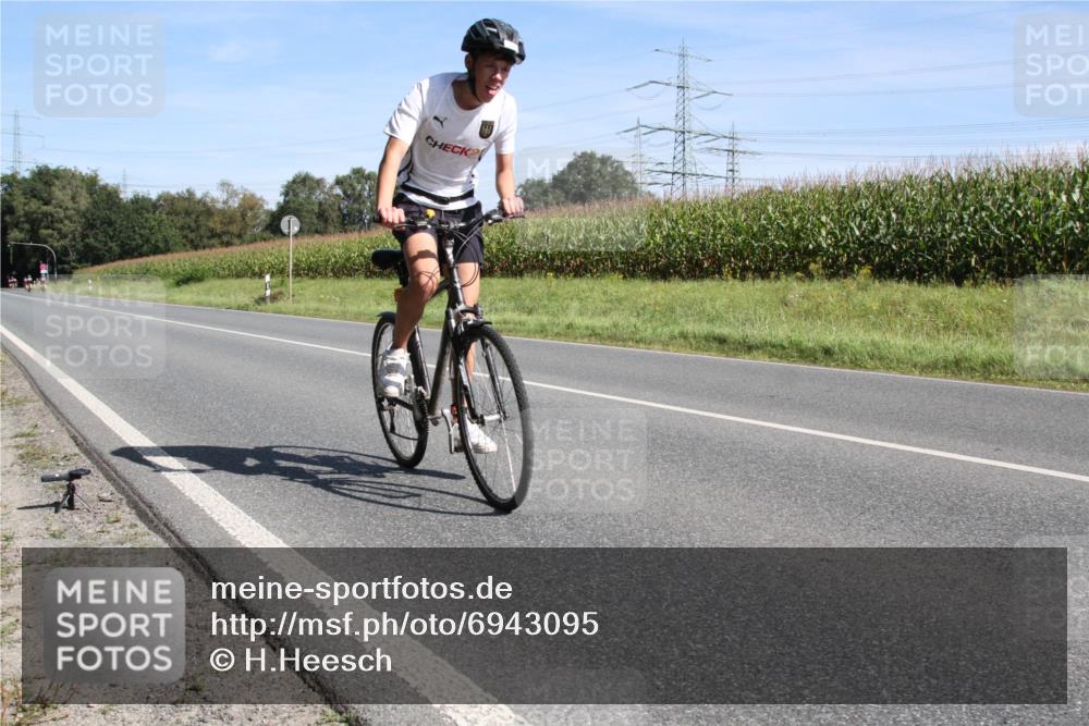 01.09.2024 - 17. Tribühne Triathlon H.Heesch http://msf.ph/oto/6943095 01.09.2024 11:25:32 Radfahren 334, 363, 377, 495 meine-sportfotos.de