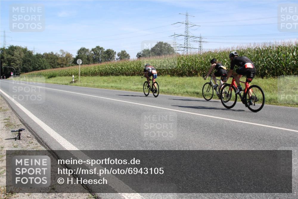 01.09.2024 - 17. Tribühne Triathlon H.Heesch http://msf.ph/oto/6943105 01.09.2024 11:25:39 Radfahren 313, 363, 478, 495, 498, 524 meine-sportfotos.de