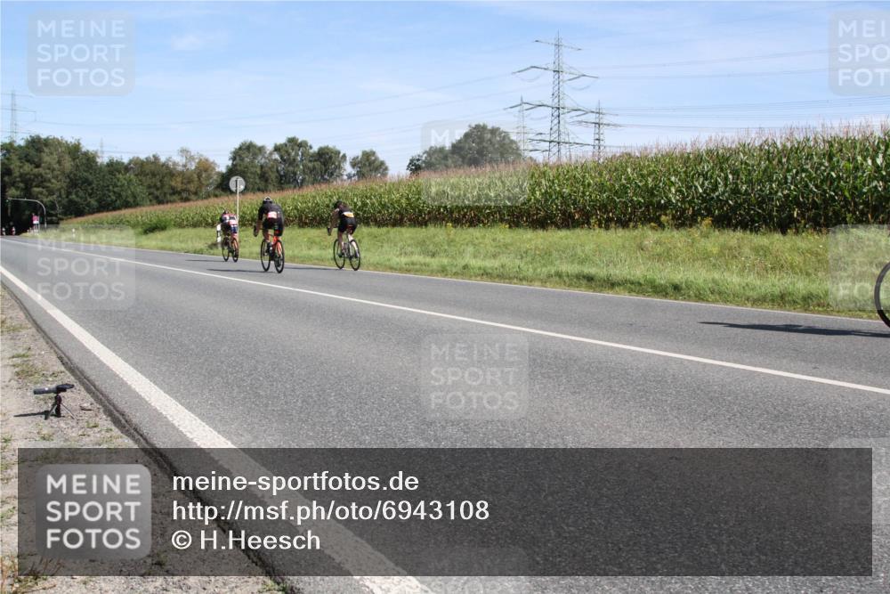 01.09.2024 - 17. Tribühne Triathlon H.Heesch http://msf.ph/oto/6943108 01.09.2024 11:25:41 Radfahren 313, 363, 478, 495, 498, 524 meine-sportfotos.de