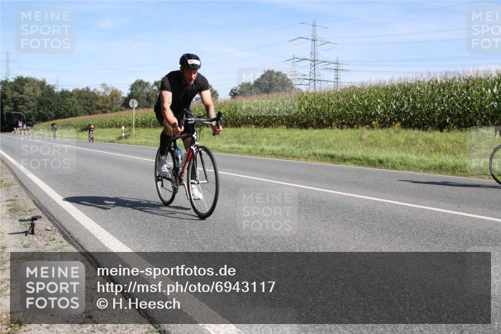 01.09.2024 - 17. Tribühne Triathlon H.Heesch http://msf.ph/oto/6943117 01.09.2024 11:25:49 Radfahren 313, 422, 465 meine-sportfotos.de