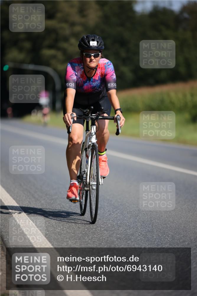 01.09.2024 - 17. Tribühne Triathlon H.Heesch http://msf.ph/oto/6943140 01.09.2024 11:30:12 Radfahren 312, 425, 532, 539 meine-sportfotos.de