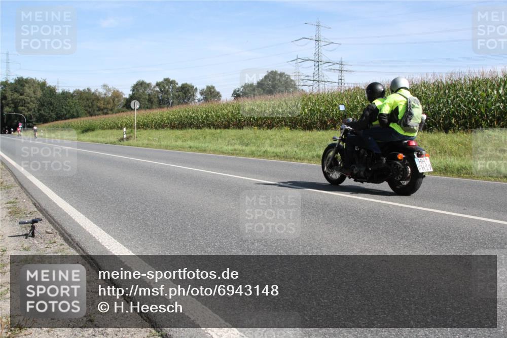 01.09.2024 - 17. Tribühne Triathlon H.Heesch http://msf.ph/oto/6943148 01.09.2024 11:26:36 Radfahren 452 meine-sportfotos.de