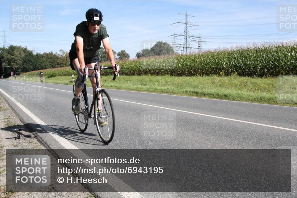 01.09.2024 - 17. Tribühne Triathlon H.Heesch http://msf.ph/oto/6943195 01.09.2024 11:27:37 Radfahren 399, 443, 464 meine-sportfotos.de