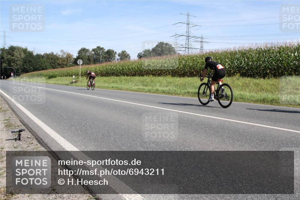 01.09.2024 - 17. Tribühne Triathlon H.Heesch http://msf.ph/oto/6943211 01.09.2024 11:28:07 Radfahren 60, 427, 456, 457 meine-sportfotos.de