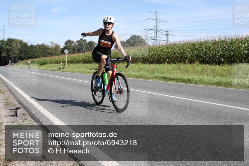 01.09.2024 - 17. Tribühne Triathlon H.Heesch http://msf.ph/oto/6943218 01.09.2024 11:28:18 Radfahren 324 meine-sportfotos.de