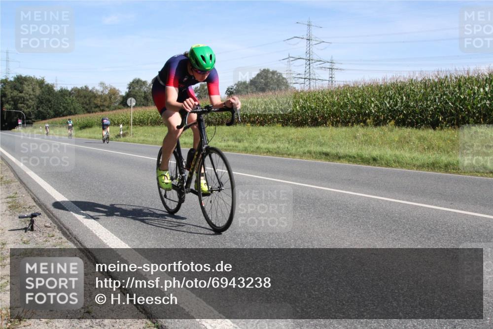 01.09.2024 - 17. Tribühne Triathlon H.Heesch http://msf.ph/oto/6943238 01.09.2024 11:28:42 Radfahren 322, 337, 487, 491 meine-sportfotos.de