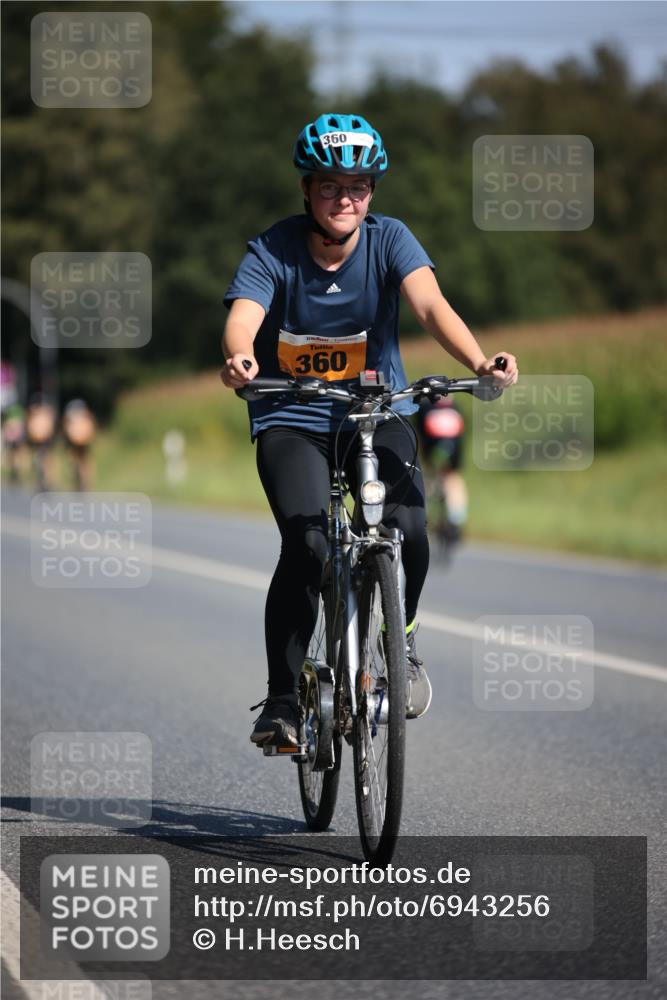 01.09.2024 - 17. Tribühne Triathlon H.Heesch http://msf.ph/oto/6943256 01.09.2024 11:30:39 Radfahren 360, 405, 429, 516, 531 meine-sportfotos.de