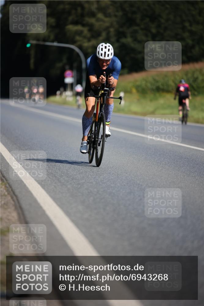 01.09.2024 - 17. Tribühne Triathlon H.Heesch http://msf.ph/oto/6943268 01.09.2024 11:30:49 Radfahren 319, 403, 433, 471, 512, 531, 562 meine-sportfotos.de