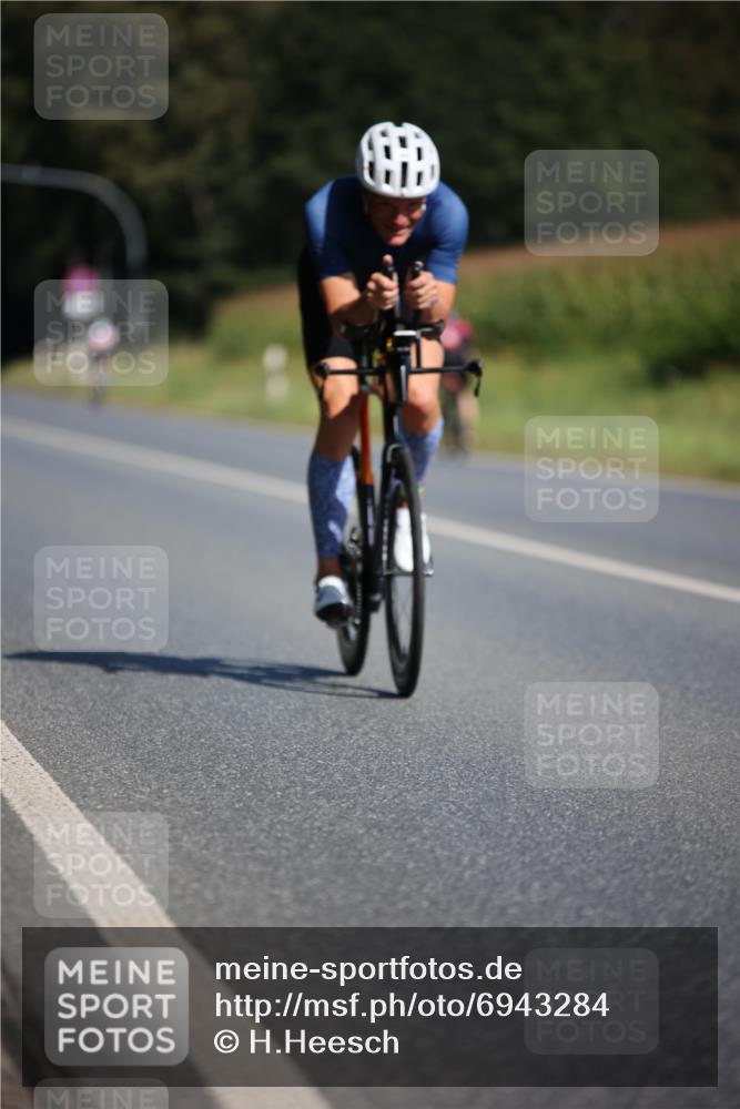 01.09.2024 - 17. Tribühne Triathlon H.Heesch http://msf.ph/oto/6943284 01.09.2024 11:30:49 Radfahren 319, 403, 433, 471, 512, 531, 562 meine-sportfotos.de