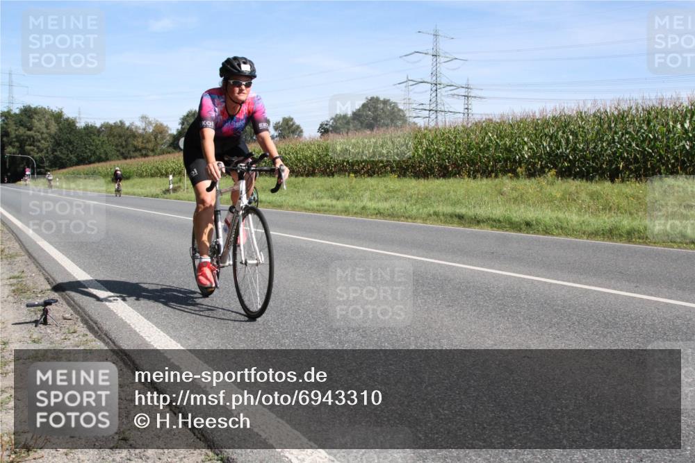 01.09.2024 - 17. Tribühne Triathlon H.Heesch http://msf.ph/oto/6943310 01.09.2024 11:30:12 Radfahren 357, 425, 461, 532 meine-sportfotos.de