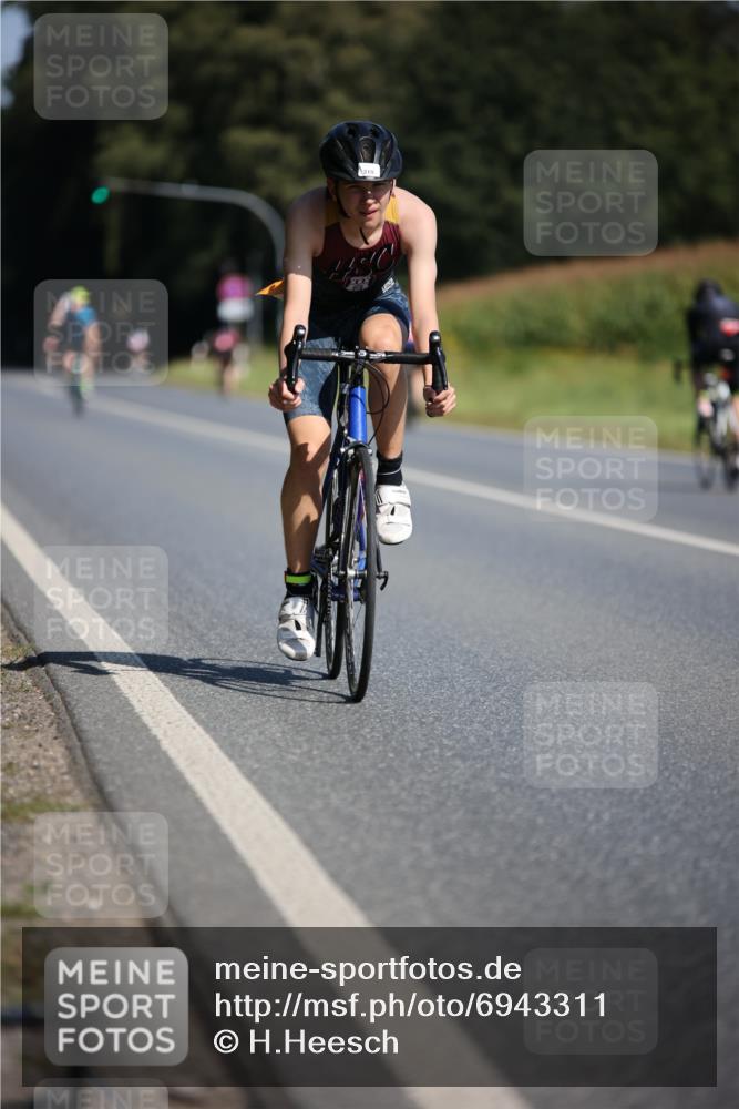 01.09.2024 - 17. Tribühne Triathlon H.Heesch http://msf.ph/oto/6943311 01.09.2024 11:30:57 Radfahren 319, 432, 562 meine-sportfotos.de