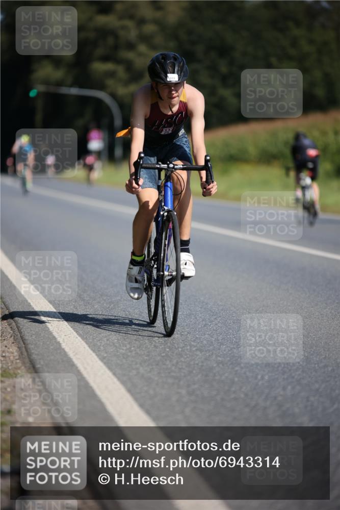01.09.2024 - 17. Tribühne Triathlon H.Heesch http://msf.ph/oto/6943314 01.09.2024 11:30:57 Radfahren 319, 432, 562 meine-sportfotos.de