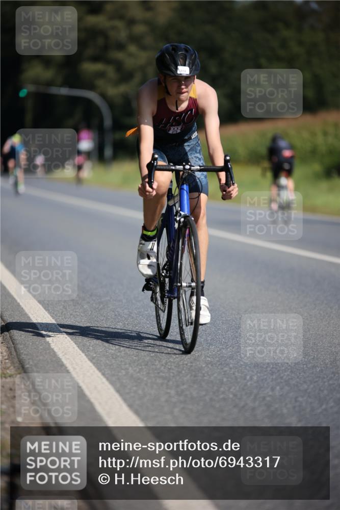01.09.2024 - 17. Tribühne Triathlon H.Heesch http://msf.ph/oto/6943317 01.09.2024 11:30:57 Radfahren 319, 432, 562 meine-sportfotos.de