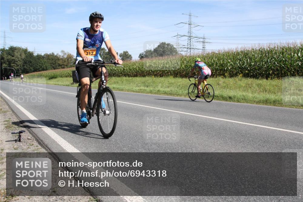 01.09.2024 - 17. Tribühne Triathlon H.Heesch http://msf.ph/oto/6943318 01.09.2024 11:30:22 Radfahren 312, 332, 342, 539 meine-sportfotos.de