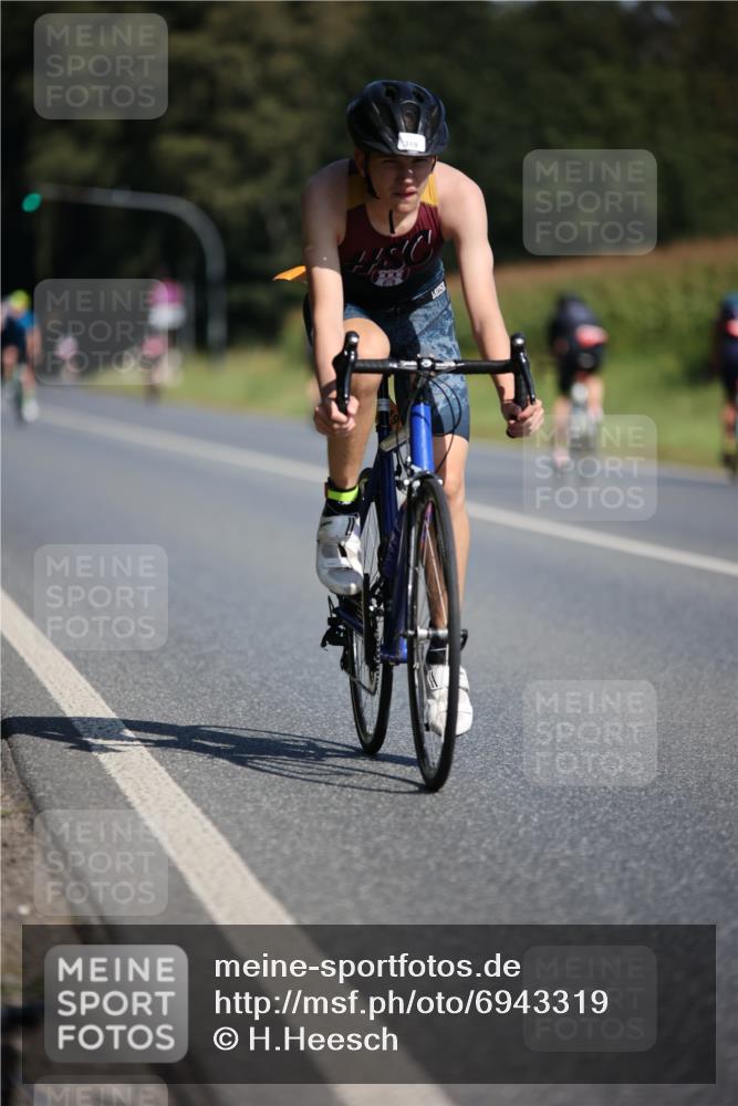 01.09.2024 - 17. Tribühne Triathlon H.Heesch http://msf.ph/oto/6943319 01.09.2024 11:30:57 Radfahren 319, 432, 562 meine-sportfotos.de