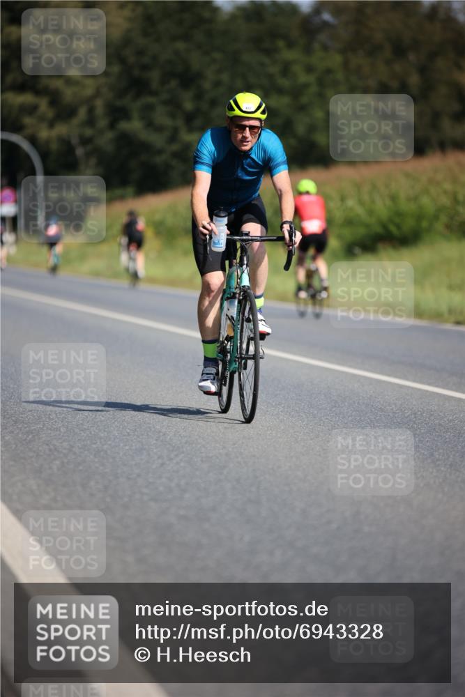 01.09.2024 - 17. Tribühne Triathlon H.Heesch http://msf.ph/oto/6943328 01.09.2024 11:31:03 Radfahren 333, 374, 432, 523 meine-sportfotos.de