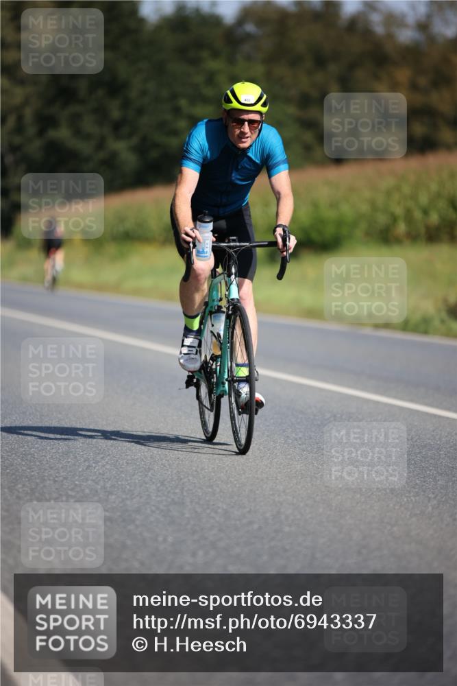 01.09.2024 - 17. Tribühne Triathlon H.Heesch http://msf.ph/oto/6943337 01.09.2024 11:31:03 Radfahren 333, 374, 432, 523 meine-sportfotos.de