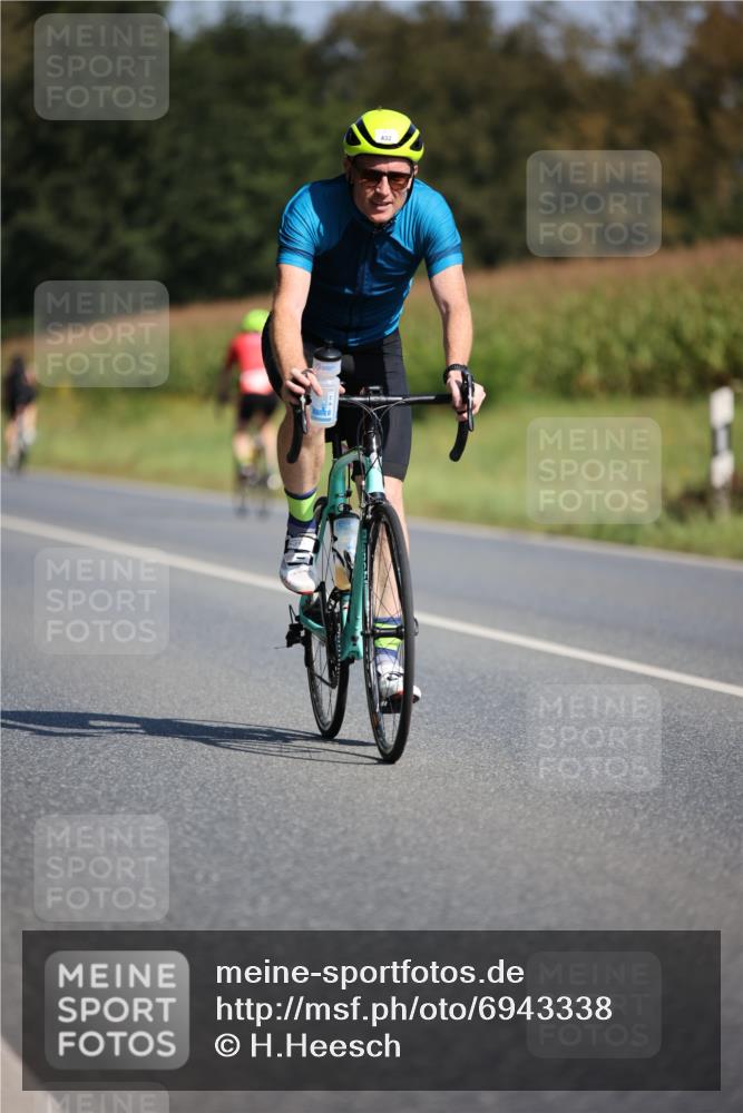 01.09.2024 - 17. Tribühne Triathlon H.Heesch http://msf.ph/oto/6943338 01.09.2024 11:31:03 Radfahren 333, 374, 432, 523 meine-sportfotos.de