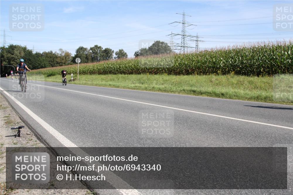 01.09.2024 - 17. Tribühne Triathlon H.Heesch http://msf.ph/oto/6943340 01.09.2024 11:30:38 Radfahren 360, 405, 429, 516, 519 meine-sportfotos.de