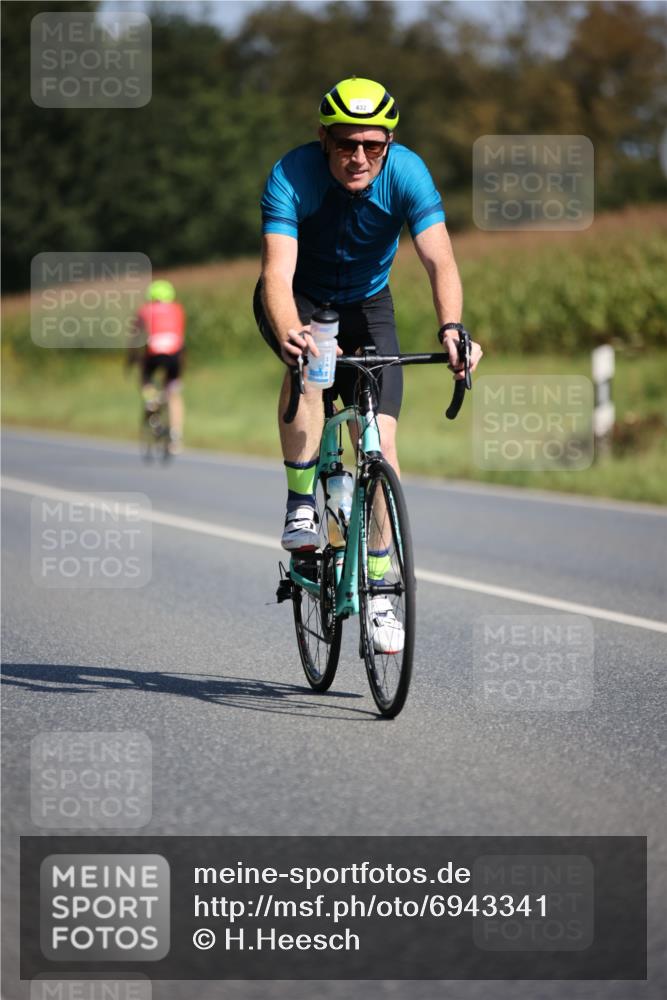 01.09.2024 - 17. Tribühne Triathlon H.Heesch http://msf.ph/oto/6943341 01.09.2024 11:31:04 Radfahren 314, 333, 374, 432, 523 meine-sportfotos.de