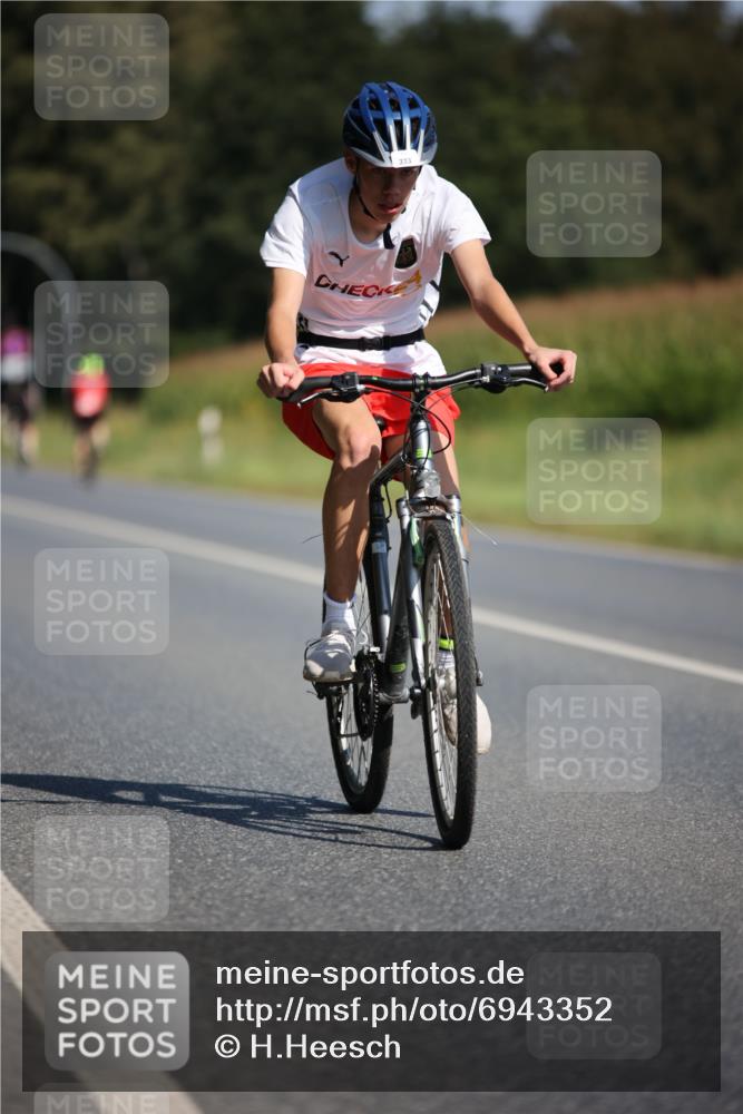 01.09.2024 - 17. Tribühne Triathlon H.Heesch http://msf.ph/oto/6943352 01.09.2024 11:31:08 Radfahren 314, 333, 374, 400, 523 meine-sportfotos.de