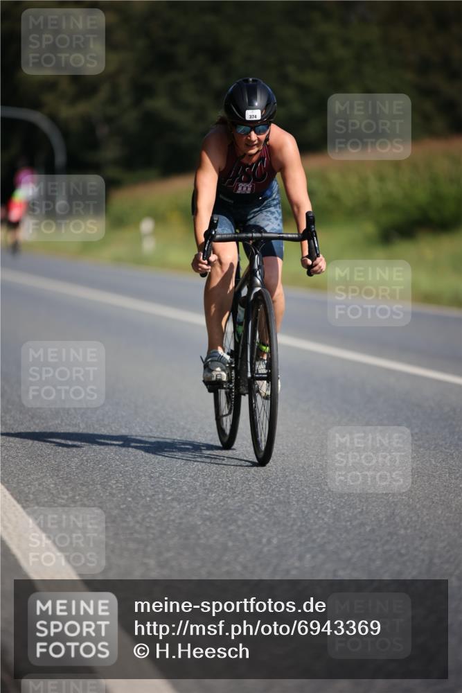 01.09.2024 - 17. Tribühne Triathlon H.Heesch http://msf.ph/oto/6943369 01.09.2024 11:31:10 Radfahren 314, 333, 374, 400, 523 meine-sportfotos.de