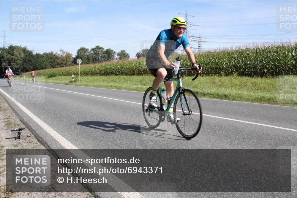 01.09.2024 - 17. Tribühne Triathlon H.Heesch http://msf.ph/oto/6943371 01.09.2024 11:31:04 Radfahren 333, 432 meine-sportfotos.de