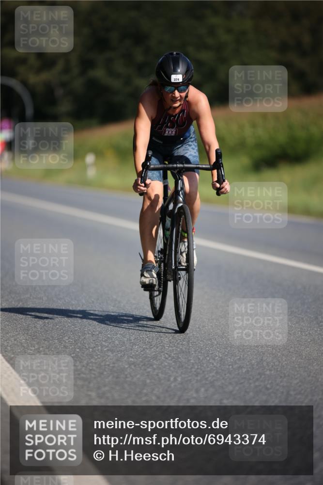 01.09.2024 - 17. Tribühne Triathlon H.Heesch http://msf.ph/oto/6943374 01.09.2024 11:31:10 Radfahren 314, 333, 374, 400, 523 meine-sportfotos.de