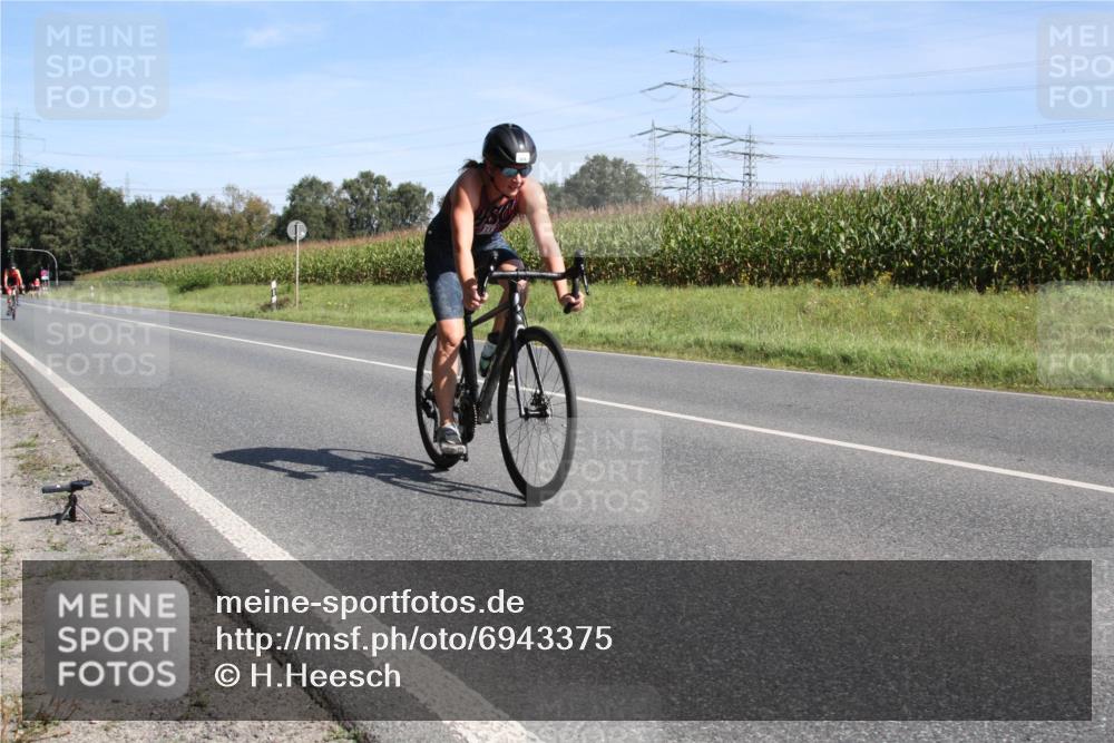 01.09.2024 - 17. Tribühne Triathlon H.Heesch http://msf.ph/oto/6943375 01.09.2024 11:31:10 Radfahren 314, 333, 374, 400, 523 meine-sportfotos.de