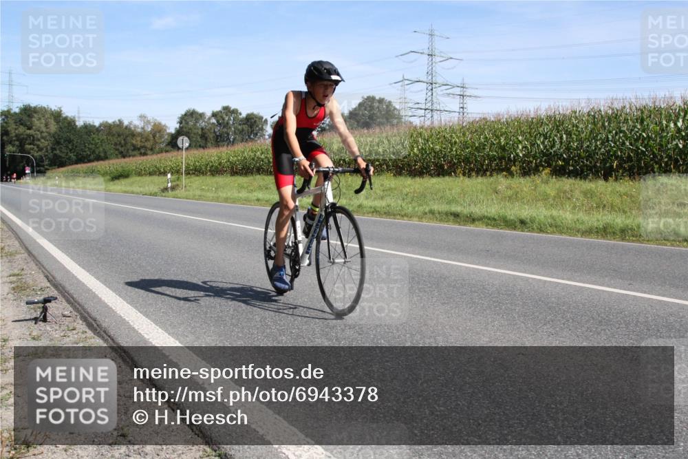 01.09.2024 - 17. Tribühne Triathlon H.Heesch http://msf.ph/oto/6943378 01.09.2024 11:31:14 Radfahren 314, 333, 374, 400, 523 meine-sportfotos.de