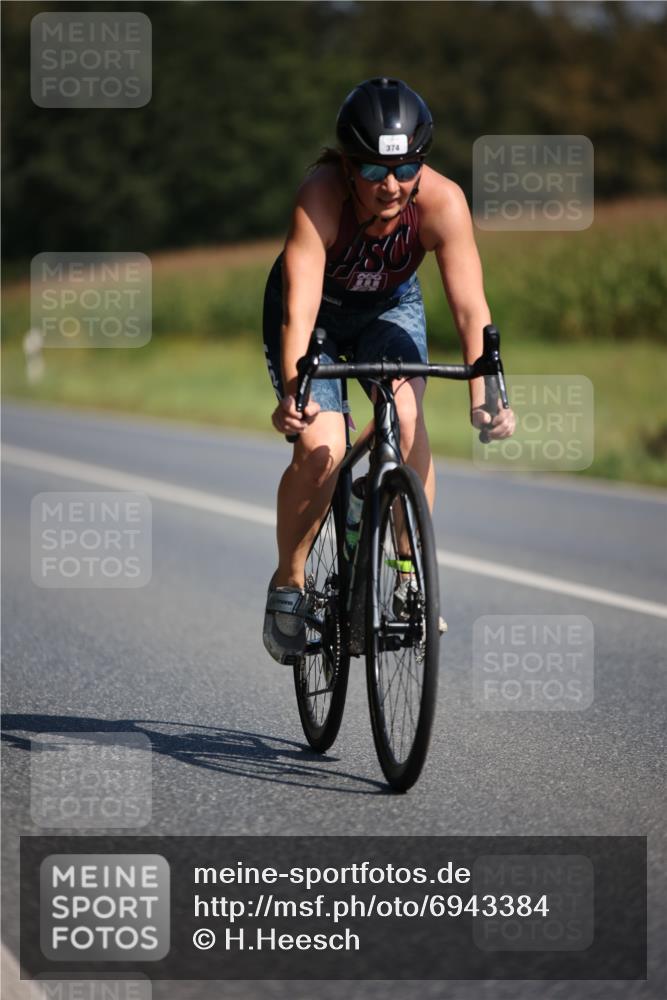 01.09.2024 - 17. Tribühne Triathlon H.Heesch http://msf.ph/oto/6943384 01.09.2024 11:31:10 Radfahren 314, 333, 374, 400, 523 meine-sportfotos.de
