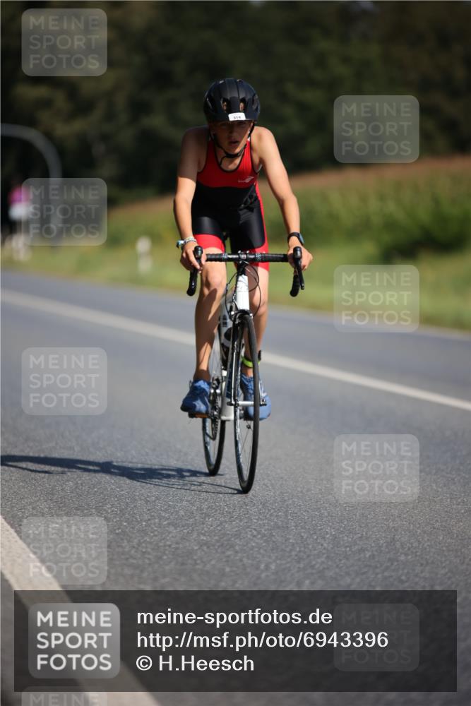 01.09.2024 - 17. Tribühne Triathlon H.Heesch http://msf.ph/oto/6943396 01.09.2024 11:31:13 Radfahren 314, 400, 523 meine-sportfotos.de