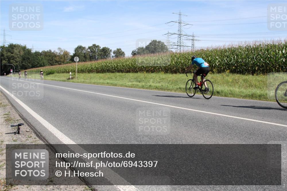01.09.2024 - 17. Tribühne Triathlon H.Heesch http://msf.ph/oto/6943397 01.09.2024 11:31:40 Radfahren 415, 416, 448, 561 meine-sportfotos.de