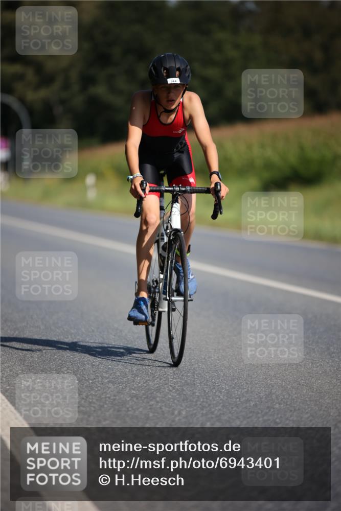 01.09.2024 - 17. Tribühne Triathlon H.Heesch http://msf.ph/oto/6943401 01.09.2024 11:31:13 Radfahren 314, 400, 523 meine-sportfotos.de