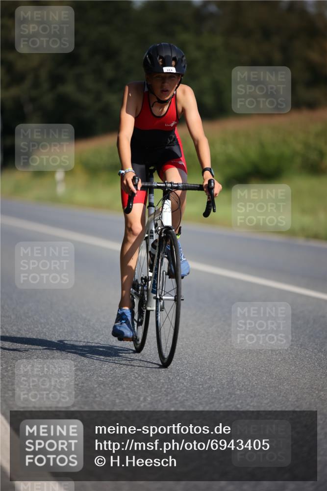 01.09.2024 - 17. Tribühne Triathlon H.Heesch http://msf.ph/oto/6943405 01.09.2024 11:31:14 Radfahren 314, 400, 523 meine-sportfotos.de