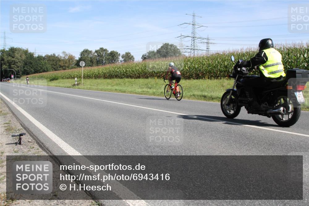 01.09.2024 - 17. Tribühne Triathlon H.Heesch http://msf.ph/oto/6943416 01.09.2024 11:32:00 Radfahren 367, 530, 556 meine-sportfotos.de