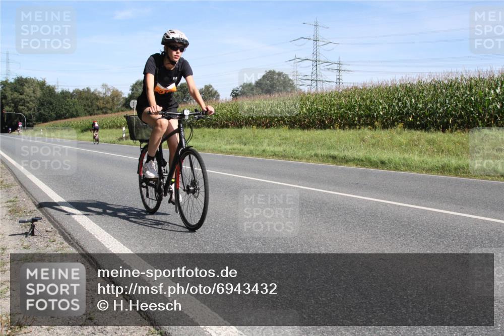 01.09.2024 - 17. Tribühne Triathlon H.Heesch http://msf.ph/oto/6943432 01.09.2024 11:32:43 Radfahren 315, 334, 468, 482, 493 meine-sportfotos.de