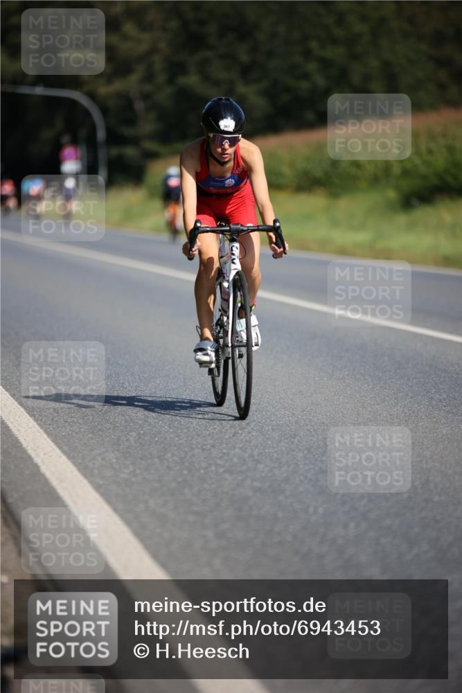 01.09.2024 - 17. Tribühne Triathlon H.Heesch http://msf.ph/oto/6943453 01.09.2024 11:31:55 Radfahren 367, 530, 556 meine-sportfotos.de