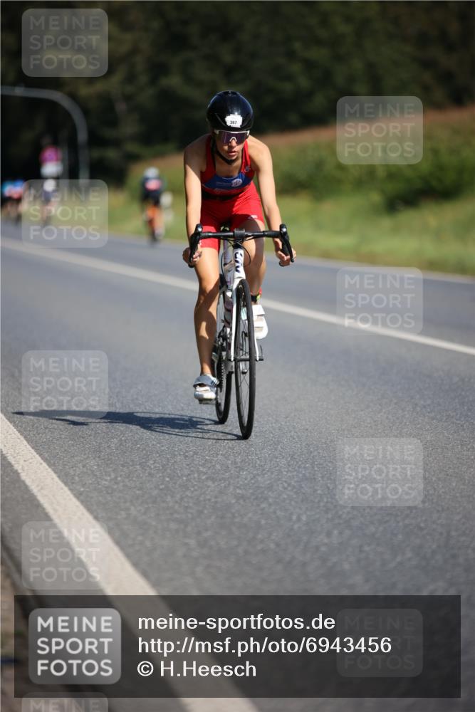 01.09.2024 - 17. Tribühne Triathlon H.Heesch http://msf.ph/oto/6943456 01.09.2024 11:31:56 Radfahren 367, 530, 556 meine-sportfotos.de